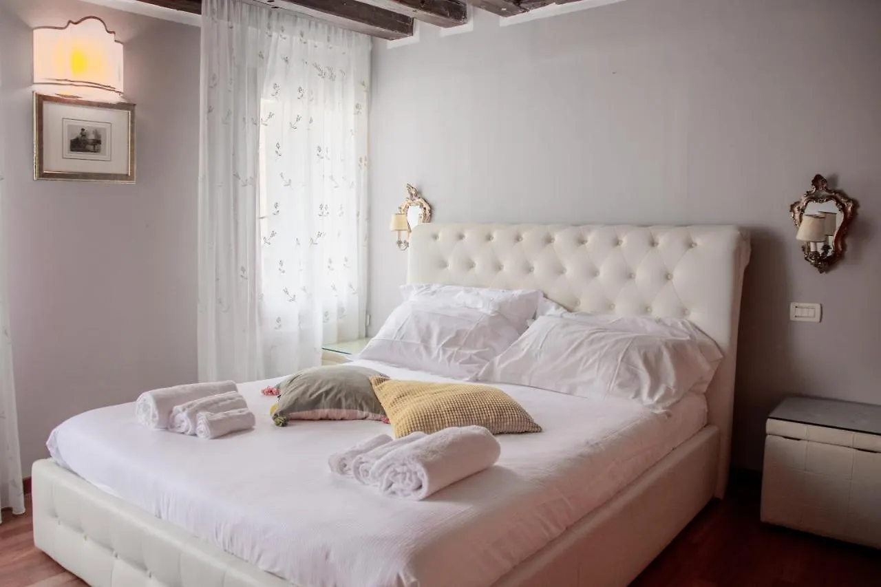 Appartamenti Superior In Via Garibaldi By Bricola Apartments Venise