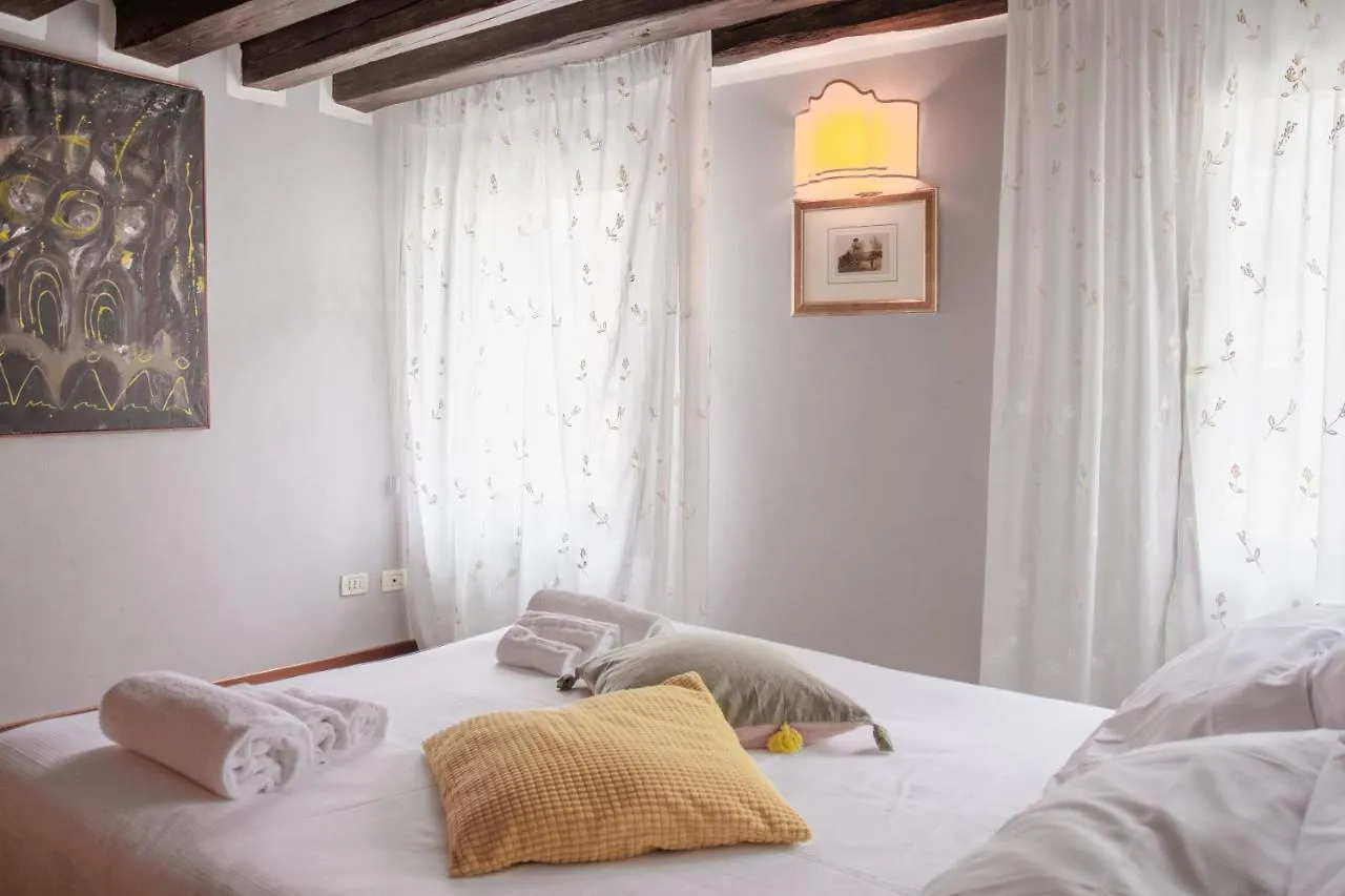 Appartamenti Superior In Via Garibaldi By Bricola Apartments Venise