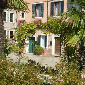 Sestiere Dorsoduro, A Due Passi Da Zattere Apartamento